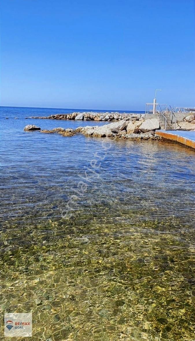 Parlamenterler Sitesi Denize Yakın Ana Caddede Satılık Villa - Görsel 28