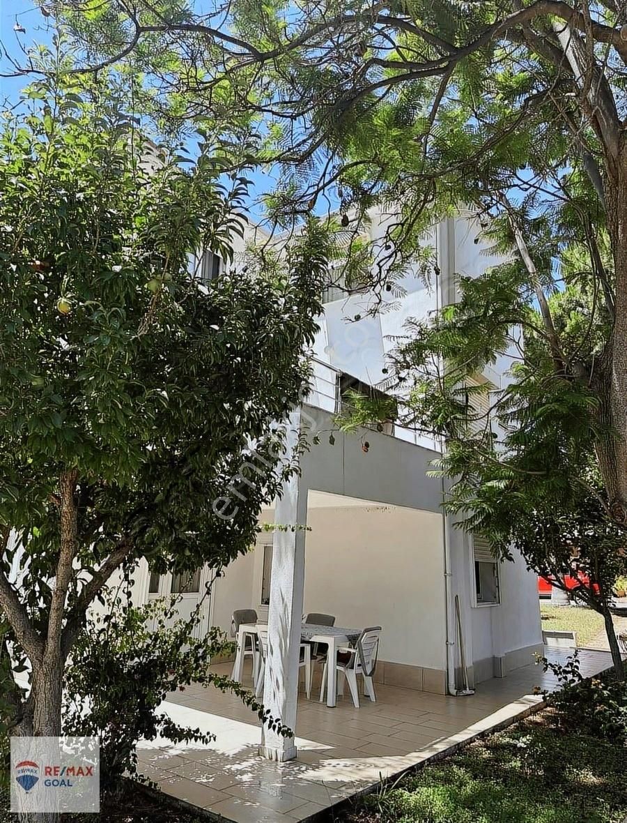 Parlamenterler Sitesi Denize Yakın Ana Caddede Satılık Villa - Görsel 27