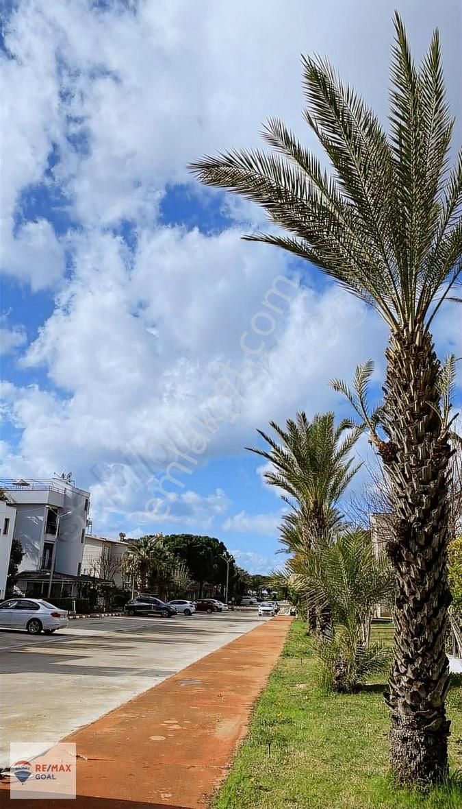 Parlamenterler Sitesi Denize Yakın Ana Caddede Satılık Villa - Görsel 16