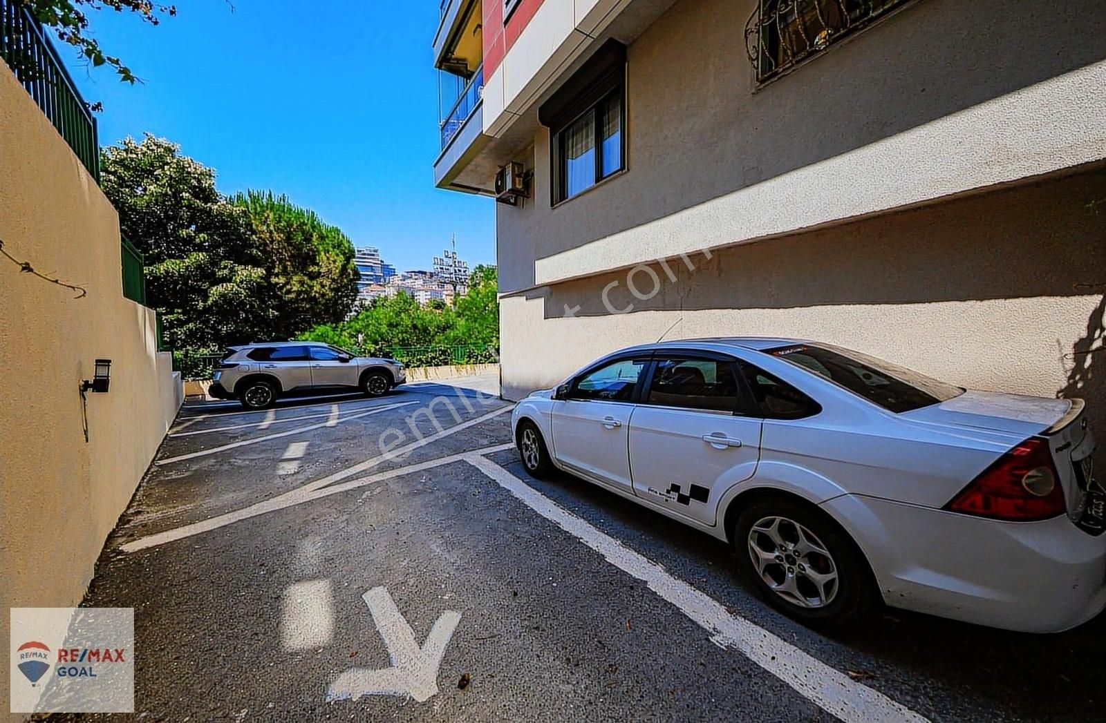 Beşiktaş Dikilitaş'ta, Otoparklı Full Eşyalı Geniş Kiralık Daire