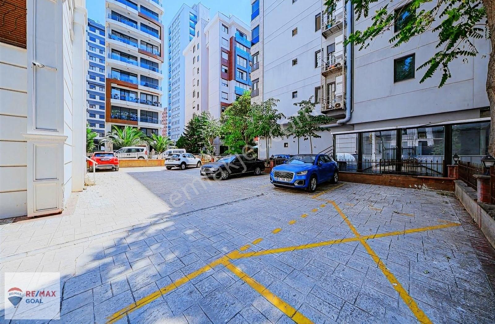 Fenerbahçe 'de 4 Cepheli Deniz Manzaralı 3+1 Satılık Boş Daire - Görsel 12