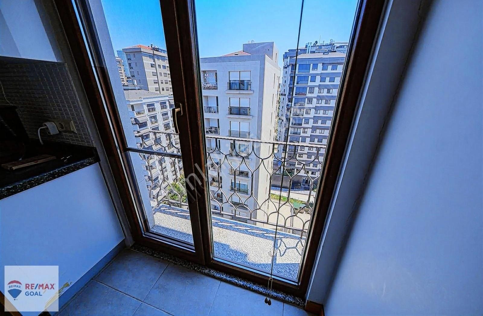 Fenerbahçe 'de 4 Cepheli Deniz Manzaralı 3+1 Satılık Boş Daire - Görsel 9