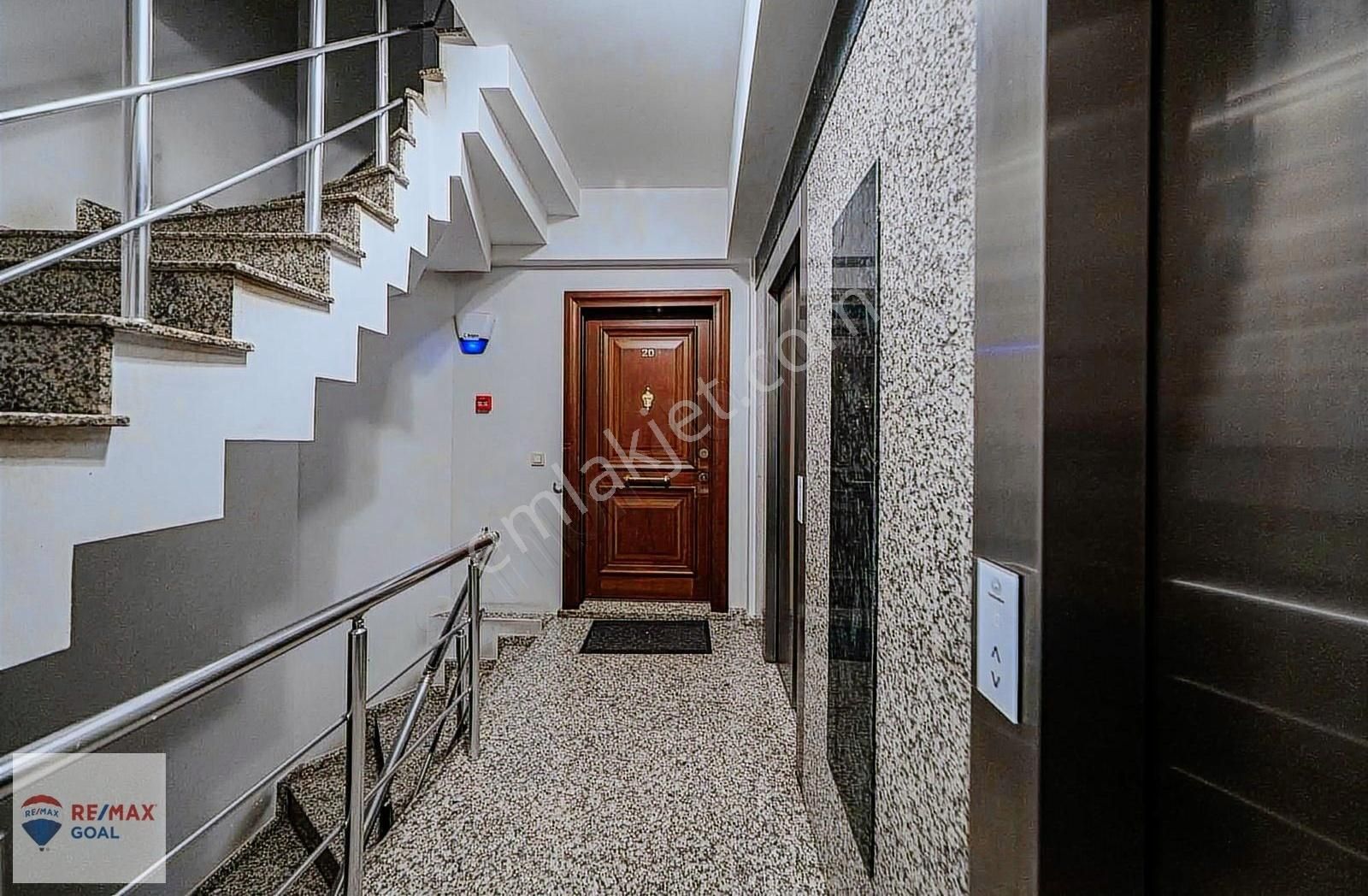 Fenerbahçe 'de 4 Cepheli Deniz Manzaralı 3+1 Satılık Boş Daire - Görsel 3