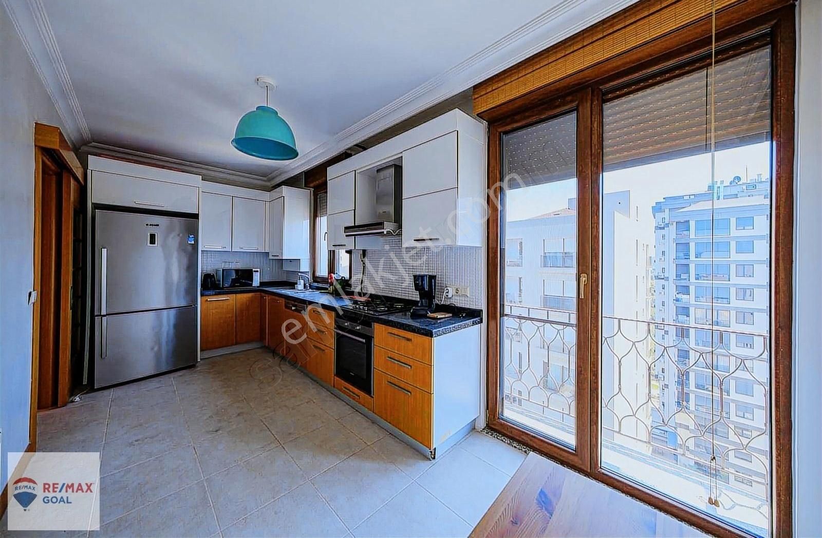 Fenerbahçe 'de 4 Cepheli Deniz Manzaralı 3+1 Satılık Boş Daire - Görsel 4