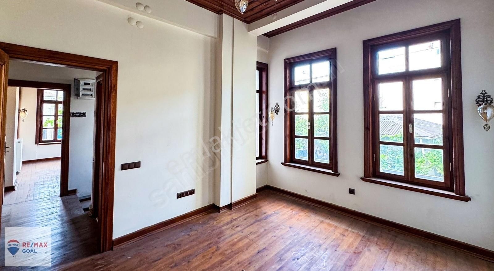 Remax Şirvan'dan Sakarya Adapazarın'da Satılık Köşk & Konak