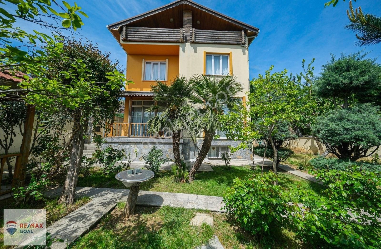 Remax Şirvan'dan Sarıyer Kilyos'ta Satılık Müstakil Villa
