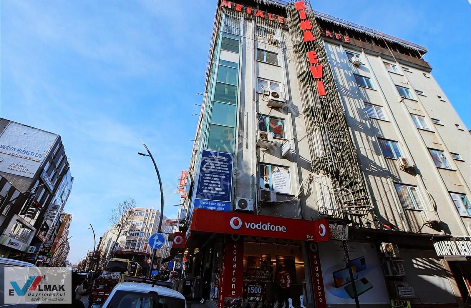 Evalmak'tan Sefaköy'dekiralık Cadde Üstü Dükkan İş Hanı