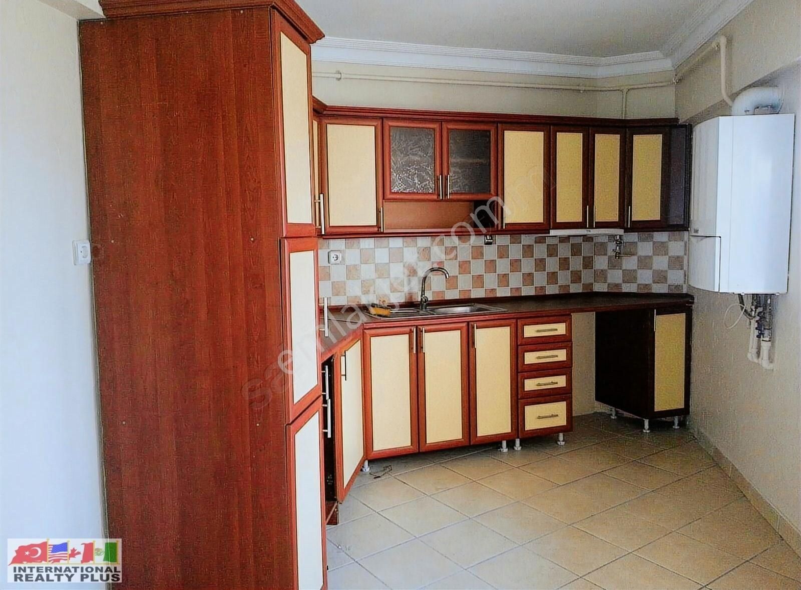 Berrak Sitesi 2+1 125m² Ara Kat Daire