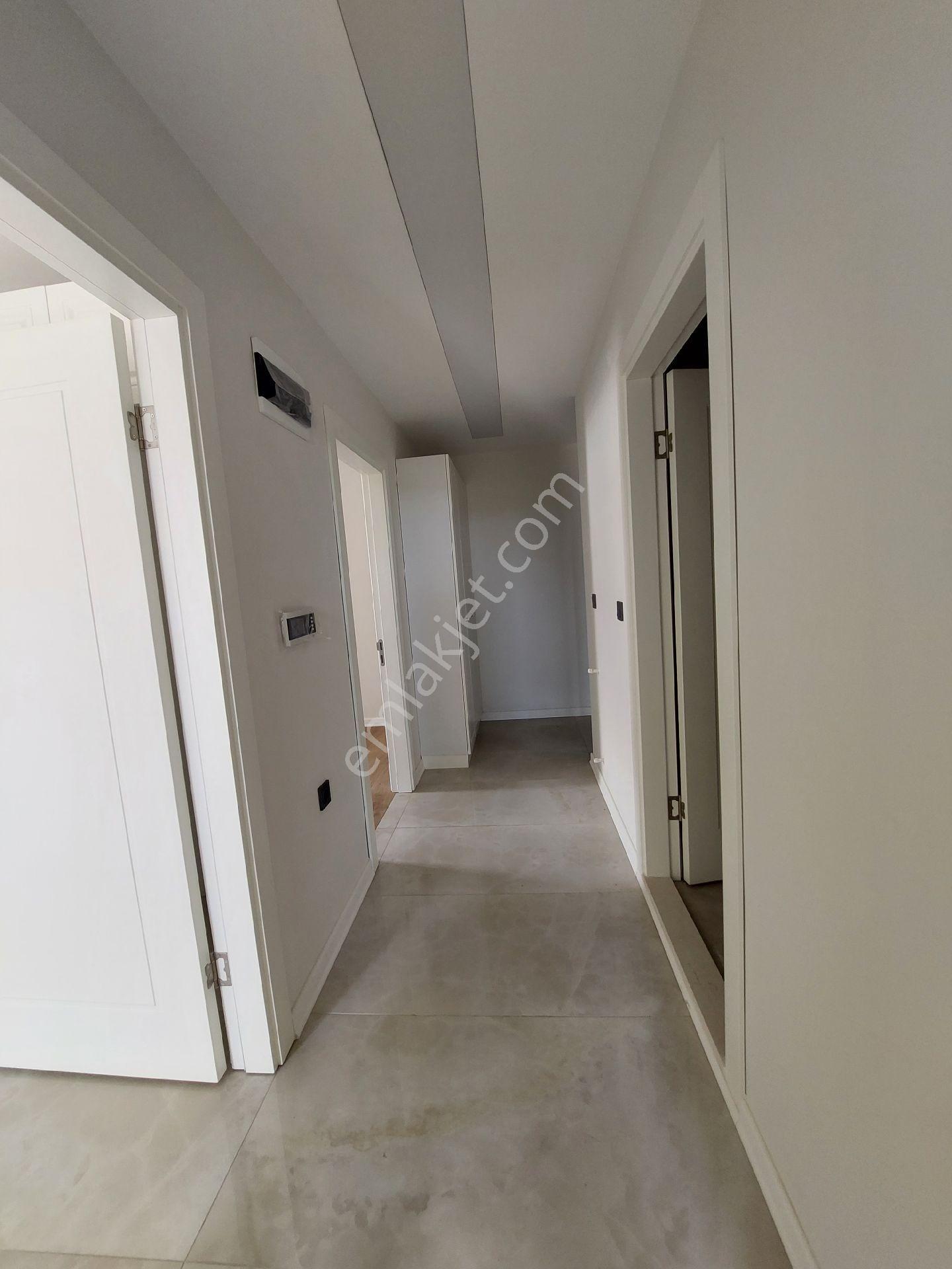 Denize 200m 2+1villa Tarzında Çift Havuzlu - Görsel 32