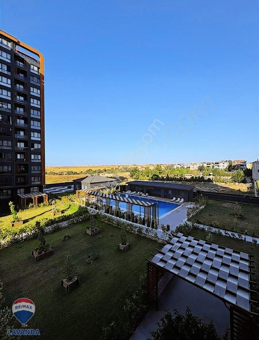 Remax Lavandadan Uysal Lussoda Havuz Cepheli Kiralık Rezidans