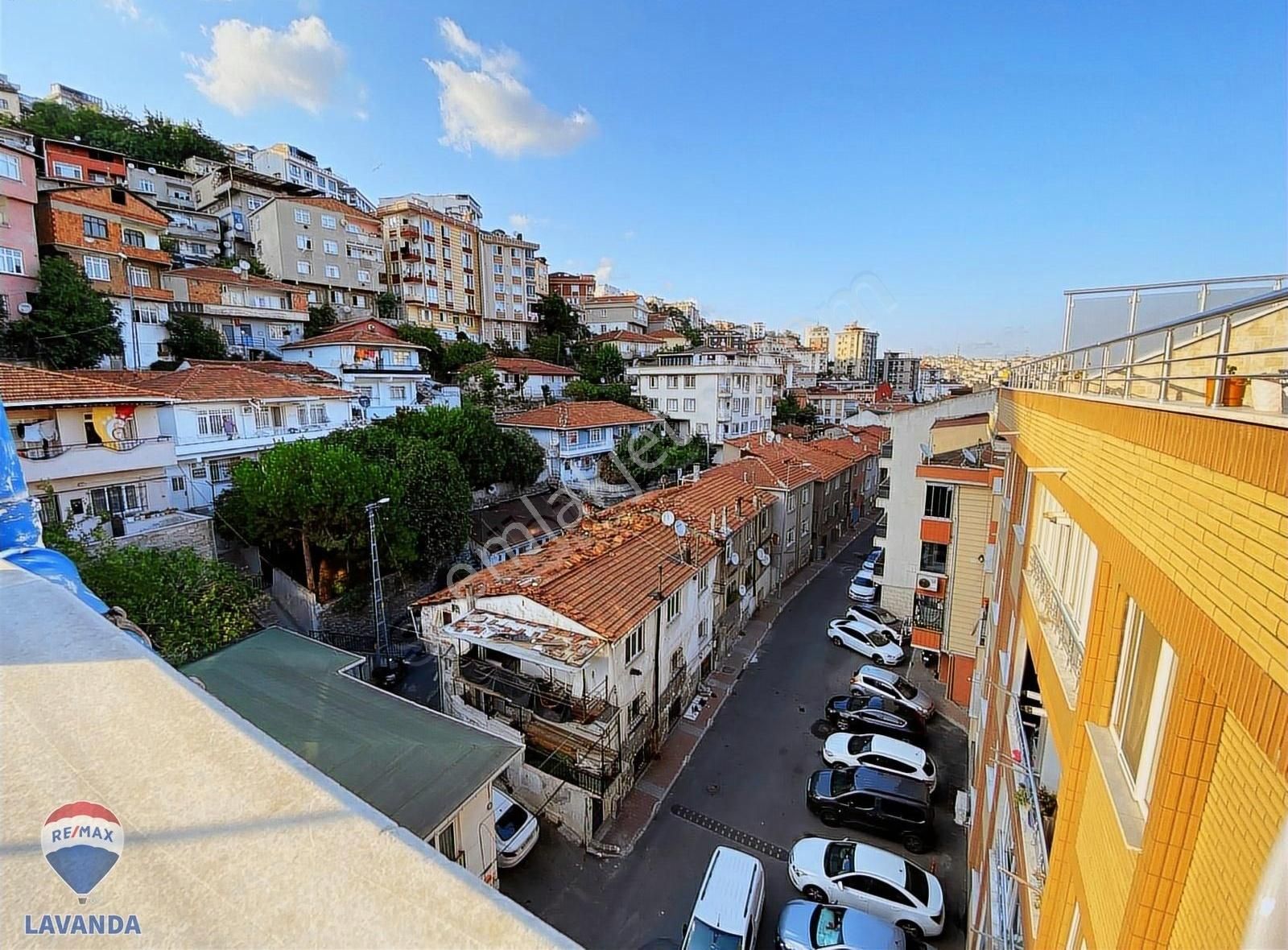 Remax Lavanda'dan Silahtarağa Sakaryamahallesi 2+1 Satılık Daire
