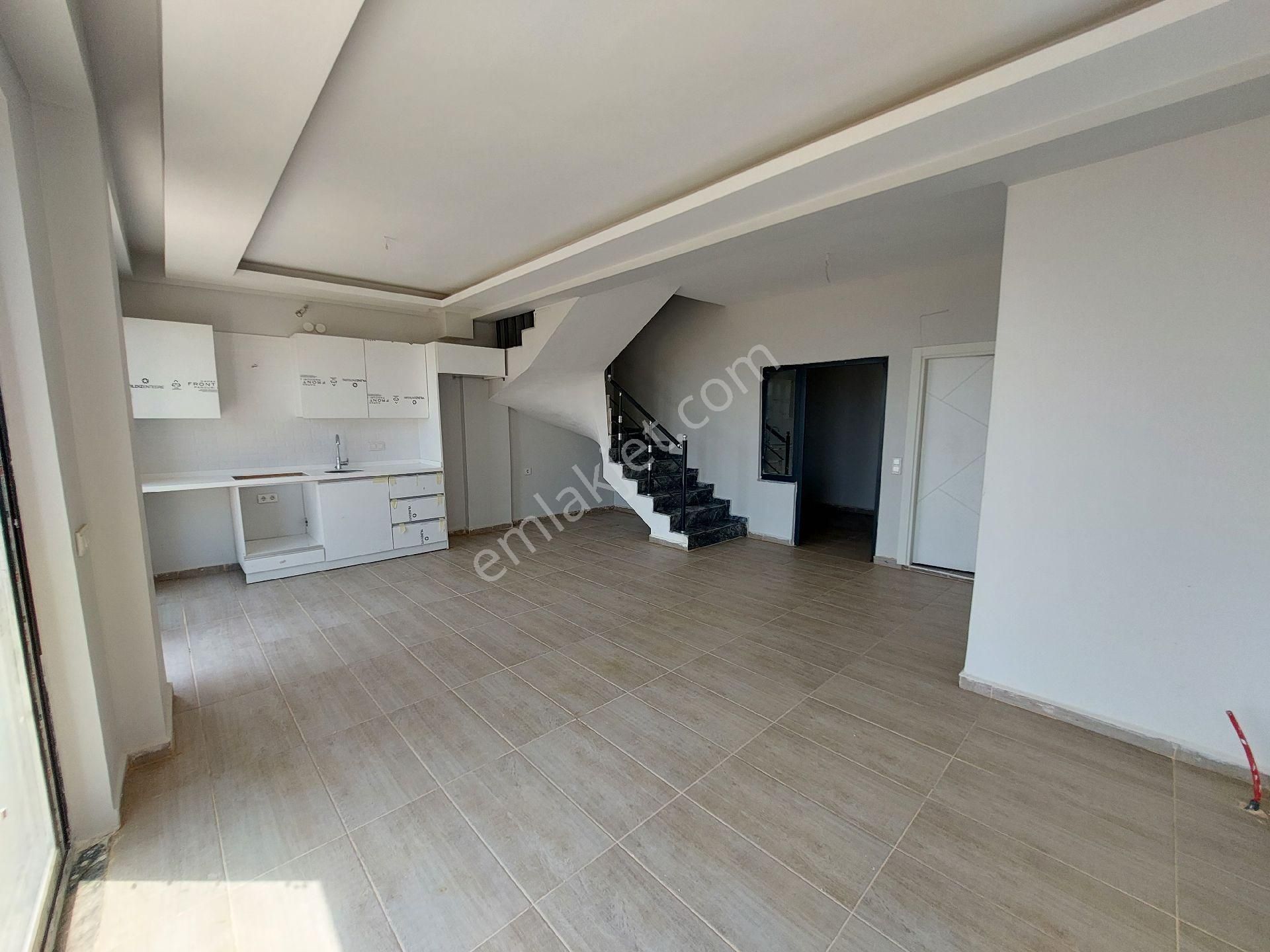 Muhteşem 4+1 Dubleks Bahçesinden Dahi Deniz Manzaralı Otoparklı - Görsel 12