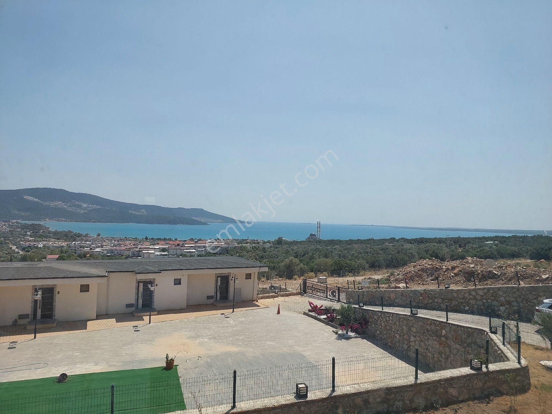 Muhteşem 4+1 Dubleks Bahçesinden Dahi Deniz Manzaralı Otoparklı - Görsel 2