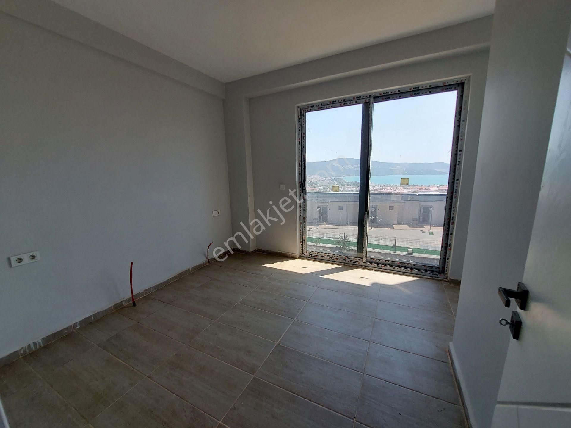 Muhteşem 4+1 Dubleks Bahçesinden Dahi Deniz Manzaralı Otoparklı - Görsel 25