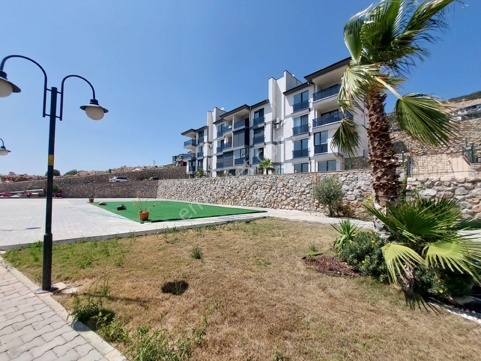 Muhteşem 4+1 Dubleks Bahçesinden Dahi Deniz Manzaralı Otoparklı - Görsel 32