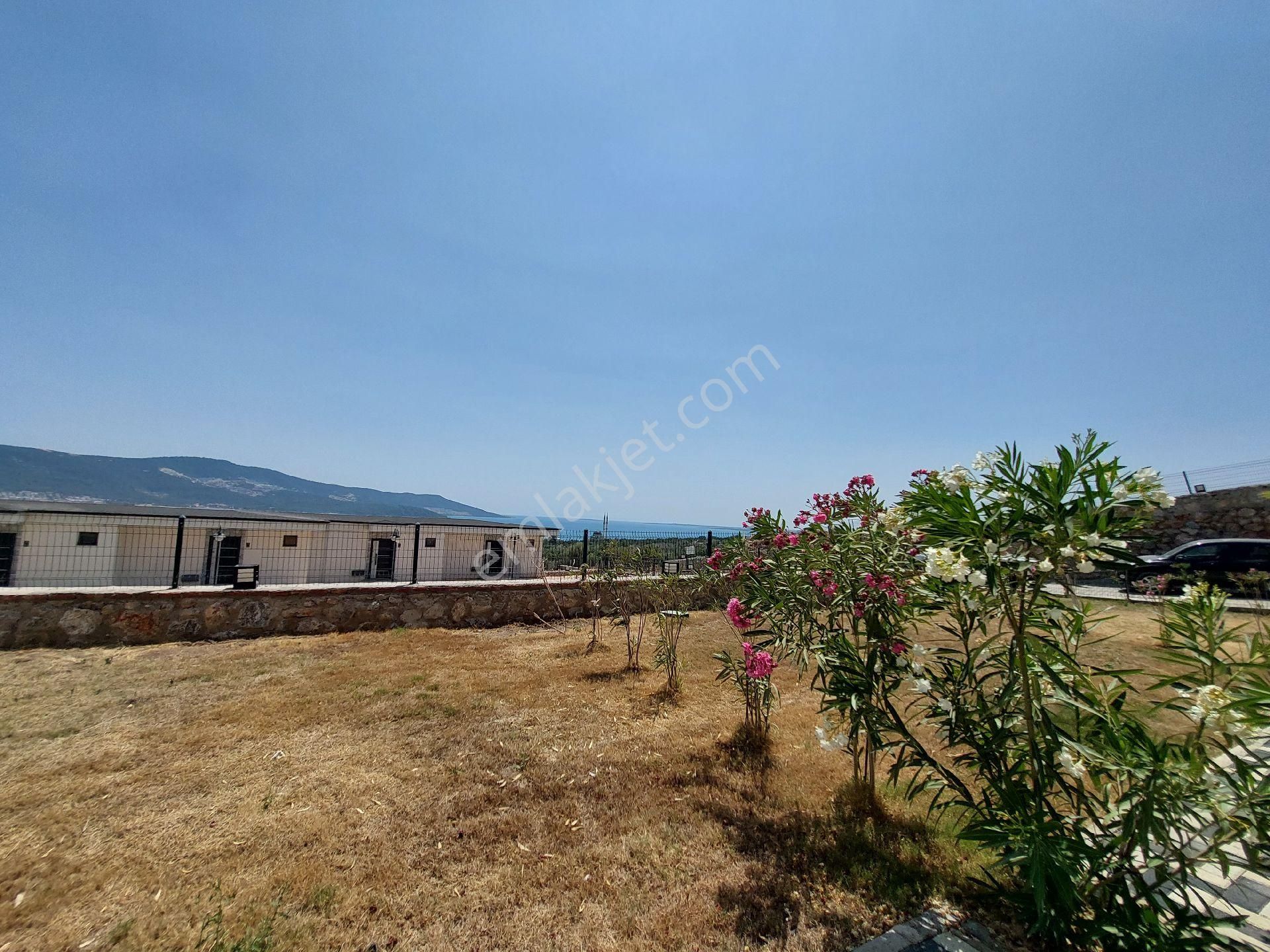 Muhteşem 4+1 Dubleks Bahçesinden Dahi Deniz Manzaralı Otoparklı - Görsel 35