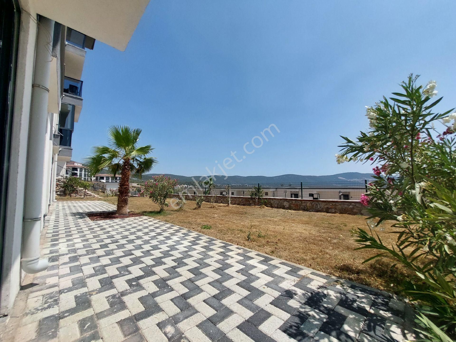 Muhteşem 4+1 Dubleks Bahçesinden Dahi Deniz Manzaralı Otoparklı - Görsel 8