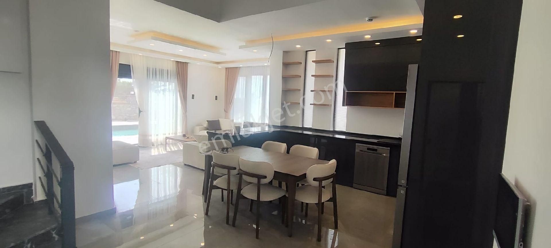 Didim Akbük'de Deniz Manzaralı Müstakil Havuzlu Eşyalı Villa - Görsel 30