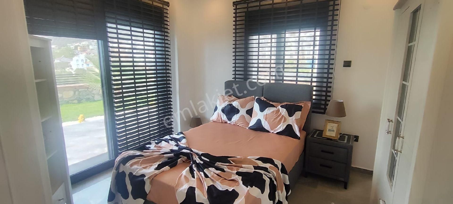Didim Akbük'de Deniz Manzaralı Müstakil Havuzlu Eşyalı Villa - Görsel 17