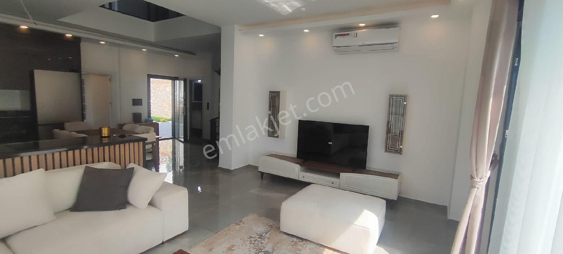 Didim Akbük'de Deniz Manzaralı Müstakil Havuzlu Eşyalı Villa - Görsel 4