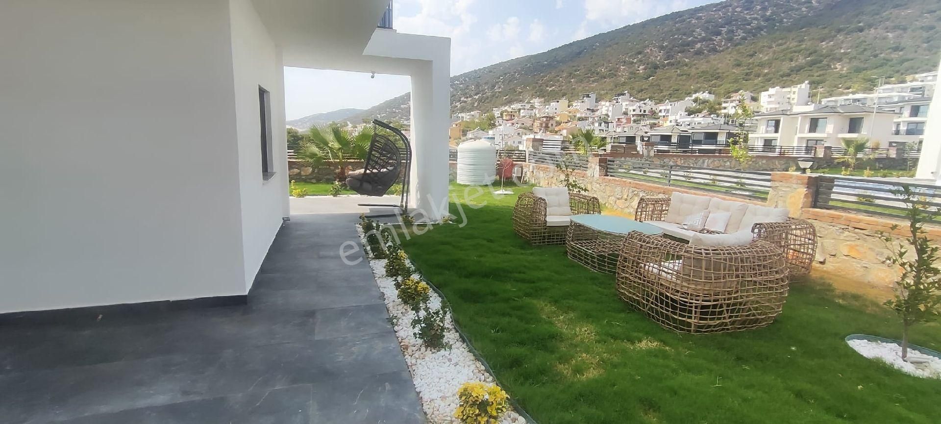 Didim Akbük'de Deniz Manzaralı Müstakil Havuzlu Eşyalı Villa - Görsel 12