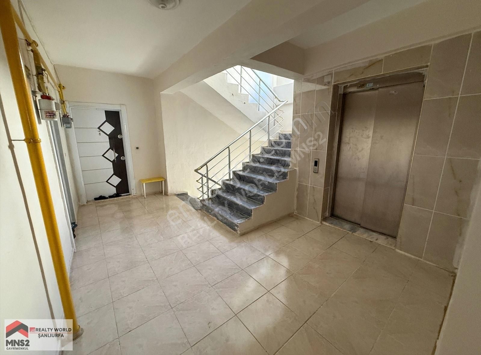 Realty World Mns2 3 Odalı Ebeveyn Banyolu Daire