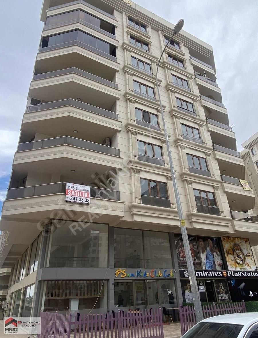 Realty World Ahmet Göncü'den Sırrın Karşıyaka'da 4+1