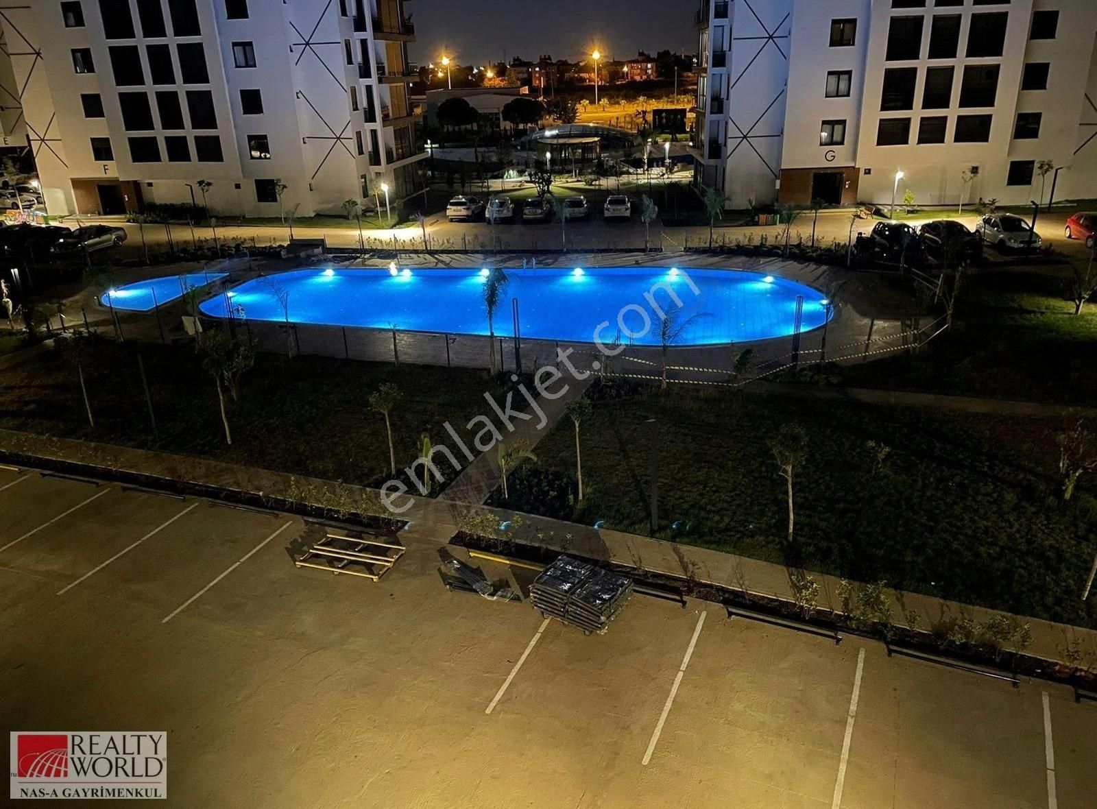 Full Donanımlı Sitede Eşyalı 2+1 Satılık Daire