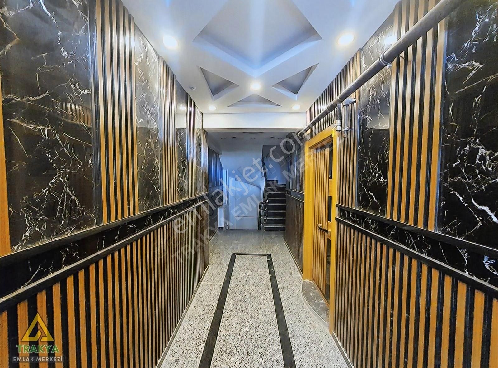 Yeni Devlet Hastanesi Mevkii Kapalı Otoparklı Ön Cephe Sıfır 2+1