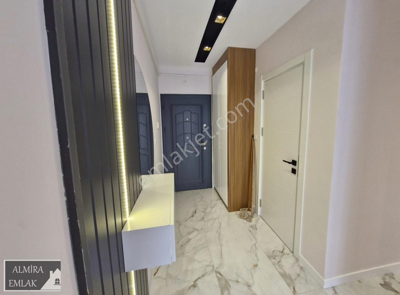 İnönü Cad, Arka Sokağı 3+1 130m2 Arakat Köşe Daire Lüks Dekorlu - Görsel 3