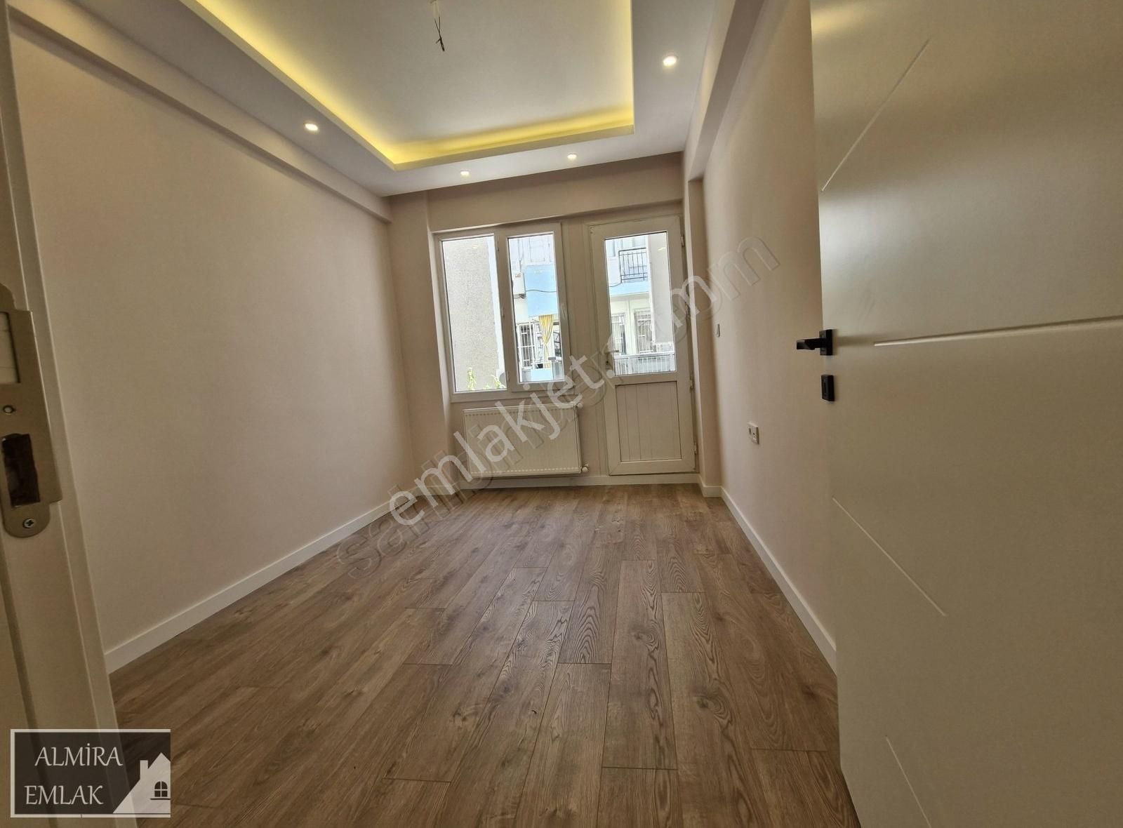 İnönü Cad, Arka Sokağı 3+1 130m2 Arakat Köşe Daire Lüks Dekorlu - Görsel 23