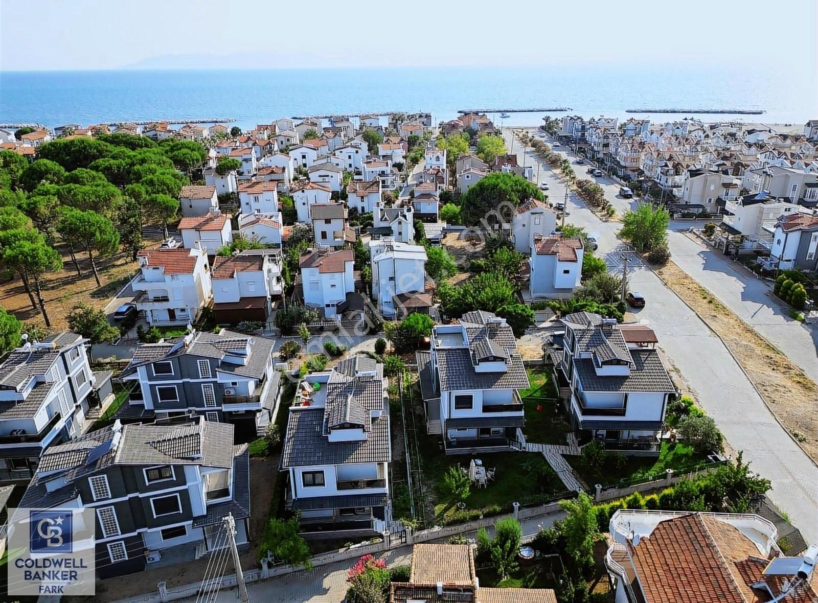 Ayvalık Altınova'da 4+1 Satılık Villa