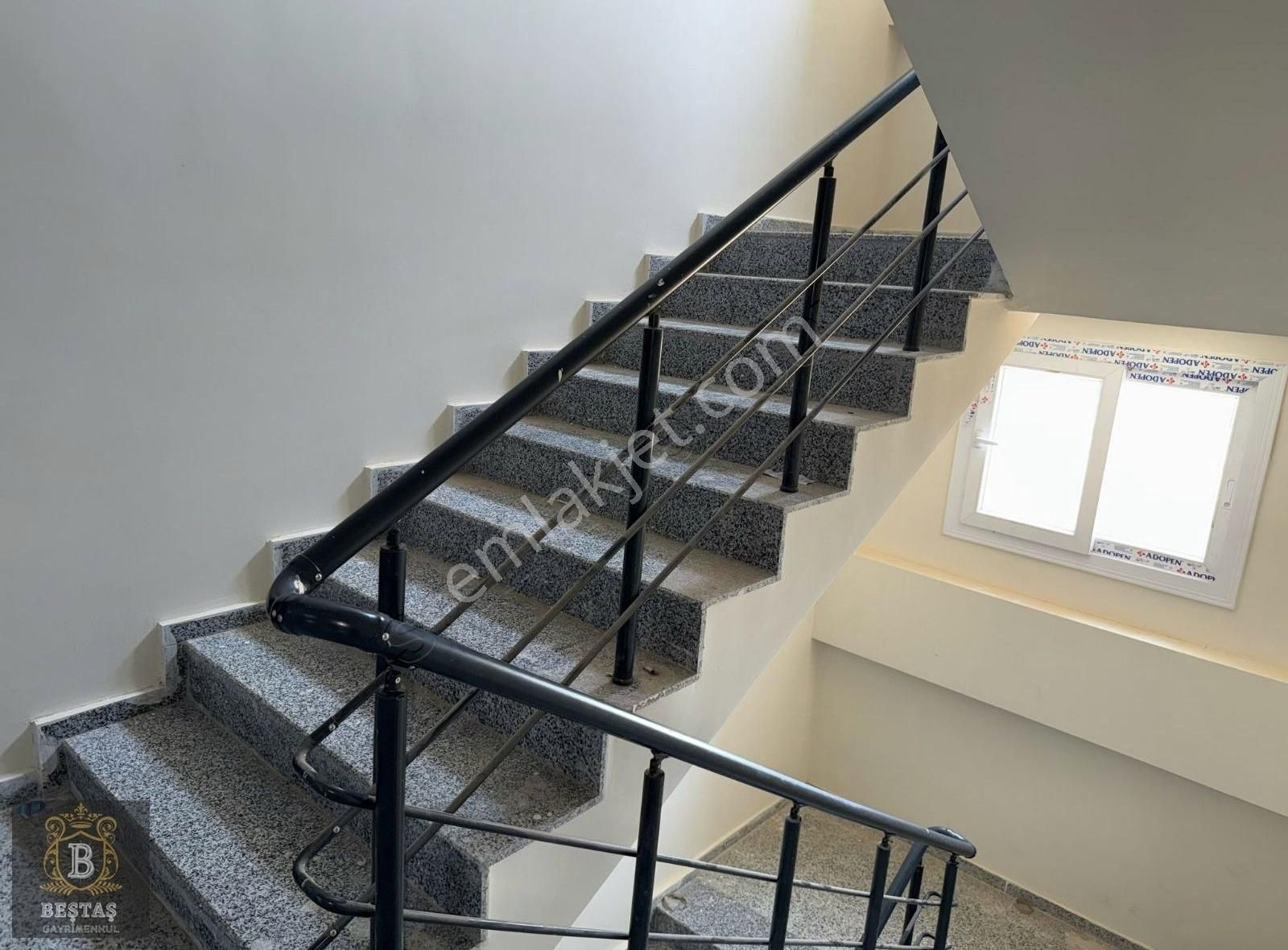 Beştaştan Arpaçkasarlarda Satılık Lüks 3+1 Kafa Daire