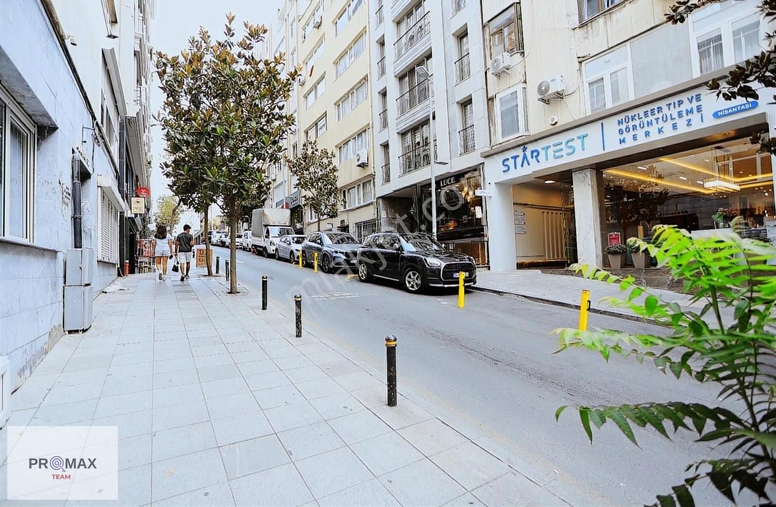 Nışantaşı Sezai Selek Sokaktaki Giriş Dükkanımız