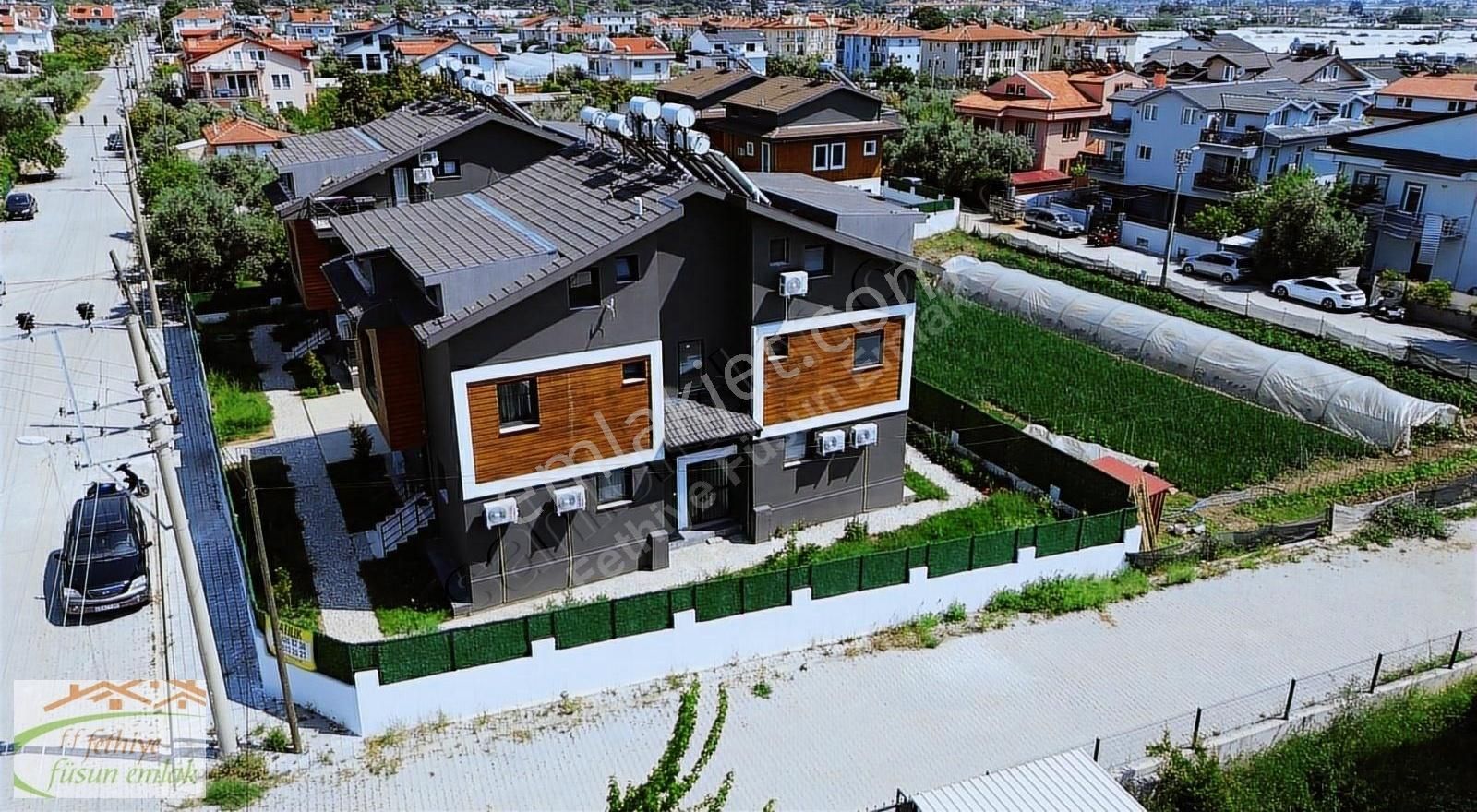 Çalış Mevkine Yakın 2+1 Havuzlu Site'de Müstakil Girişli Daire