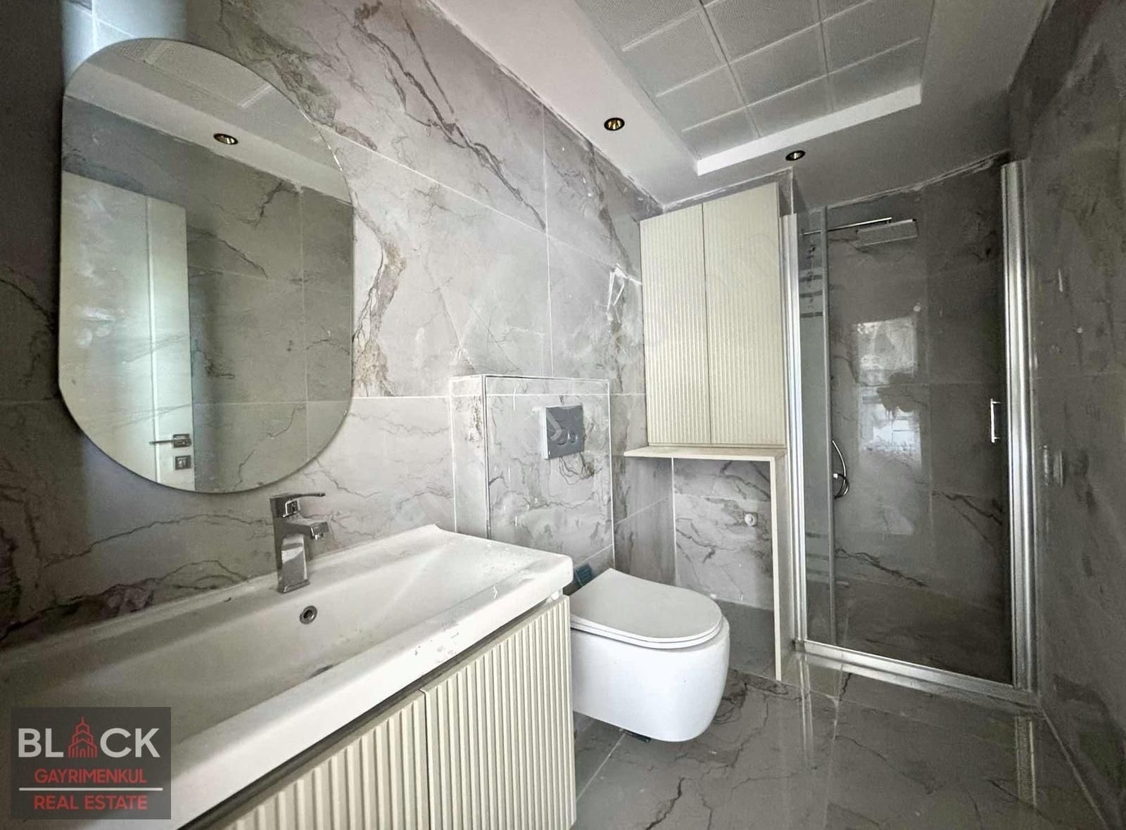 Black'ten Tömük Elbeyler De Havuzlu Otel Konseptli 1+1 Daire