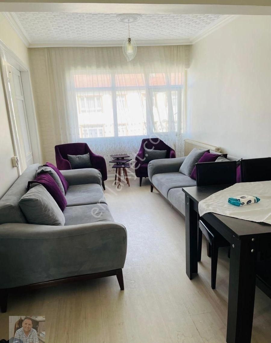 Abidinpaşa'da 90m2 2+1 Yapılı Balkonlu Üst Kat Yol Cephe Kombili Satılık Daire