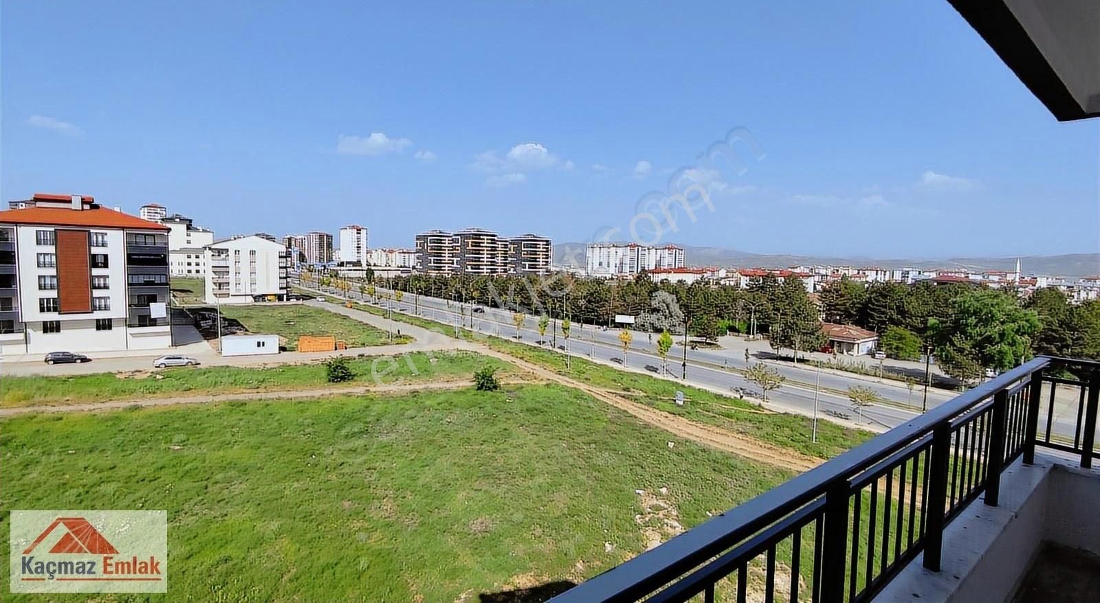 Sivas Merkez Kılavuz Mah. 3+1 Satılık Daireler