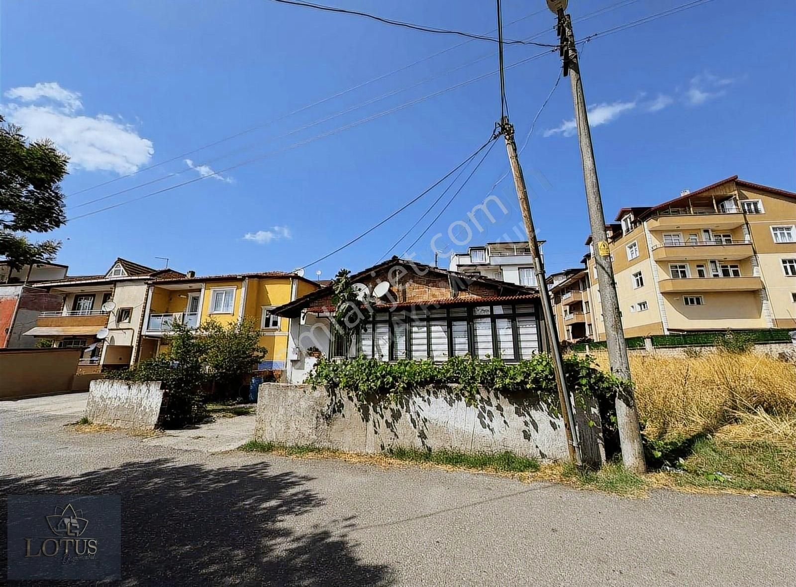 Derince Çenesuyu 235 M2 Arsa İçerisinde Satılık Müstakil Ev