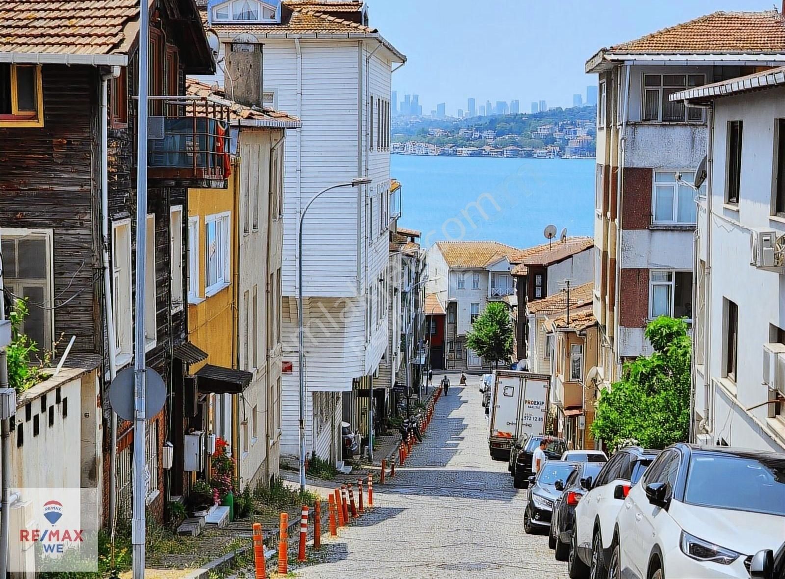 *yalıköy- İshakpaşa Caddesinde* 4+2 -bahçeli Müstekil Ev 240 M2