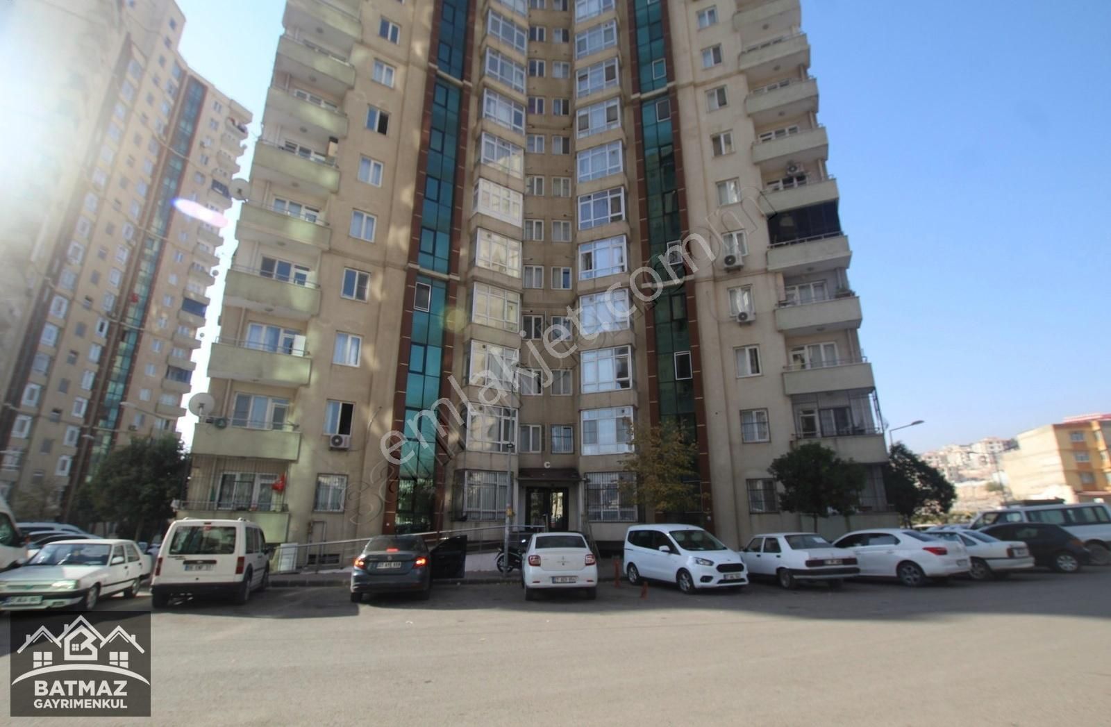 Yeşilvadi Konutlarında Satılık (3+1) Daire
