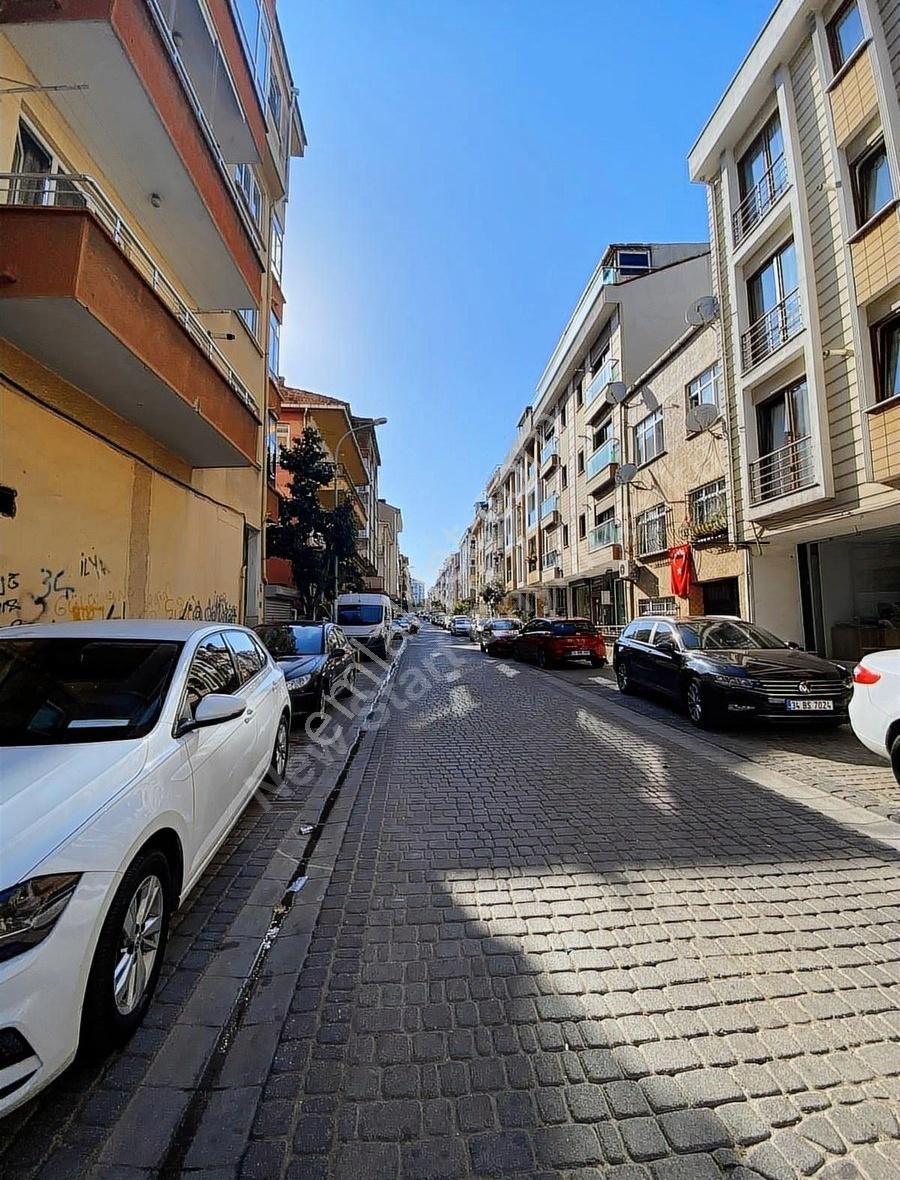 Ümraniye Çarşı Yamanevler Yüksek Kira Getirili Satılık 2+1