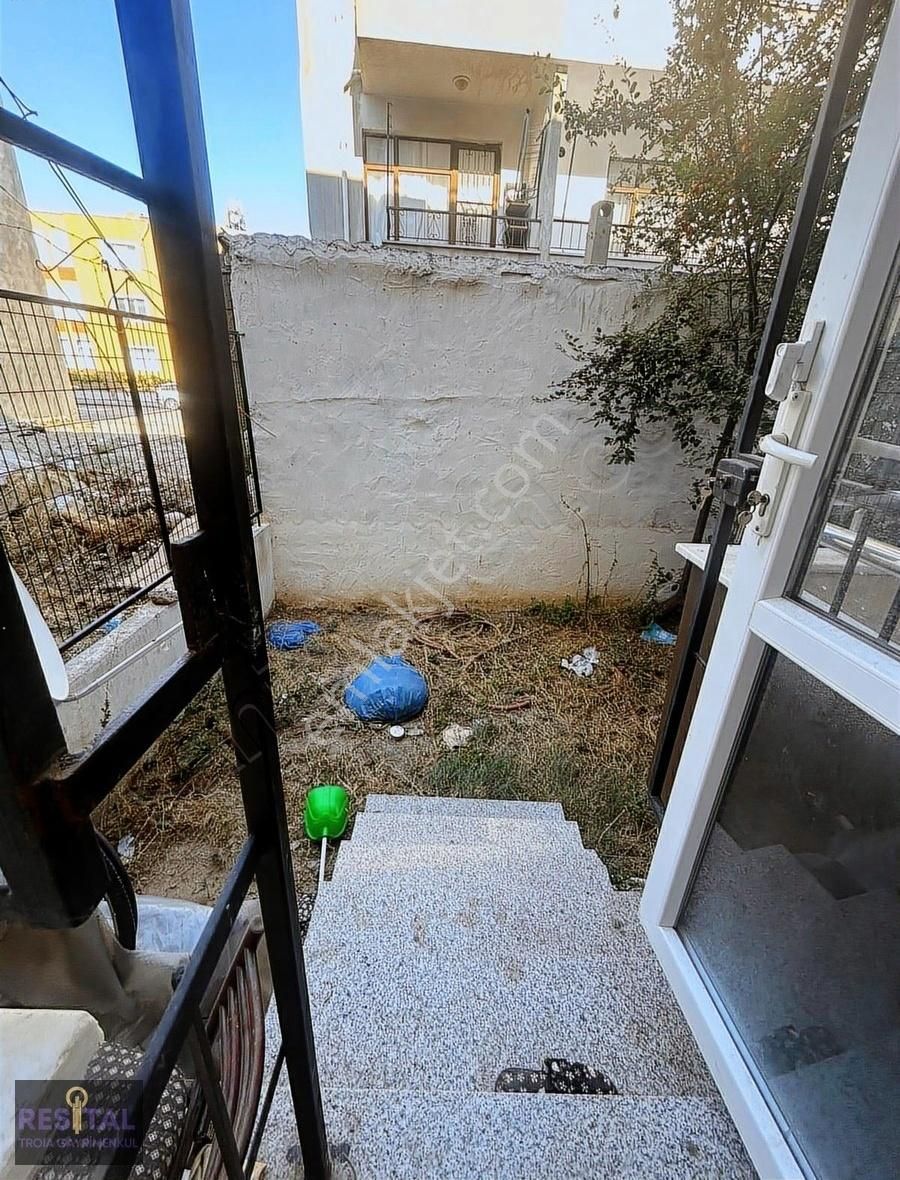 Merkezde Satılık Yüksek Giriş 1+1 Daire-bahçe Kullanımlı