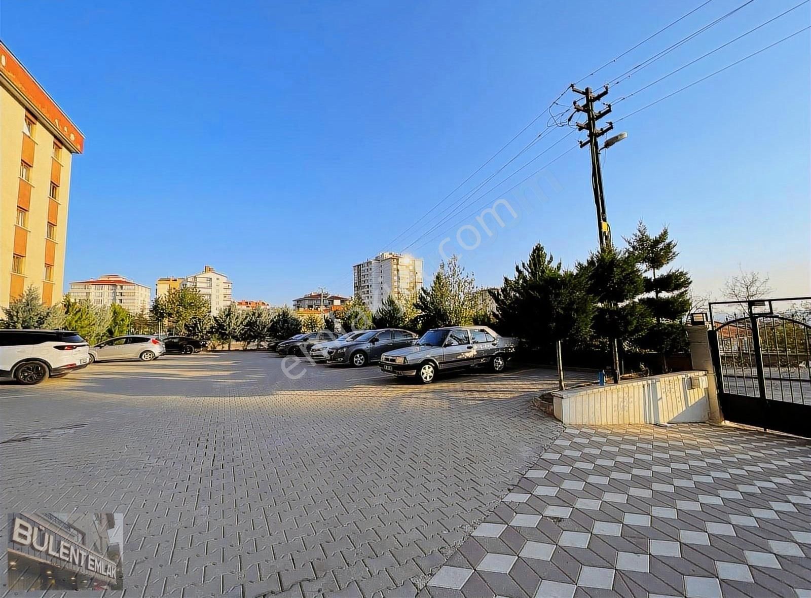 Site İçerisinde 4+1 Ebeveyn Banyolu Giyinme Odalı Manzaralı