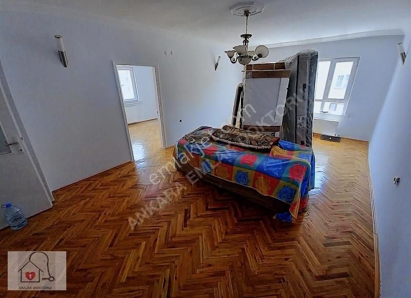 Sincan Merkeze Yakın Ara Katta Ön Cephe 3+1 Kiralık Daire