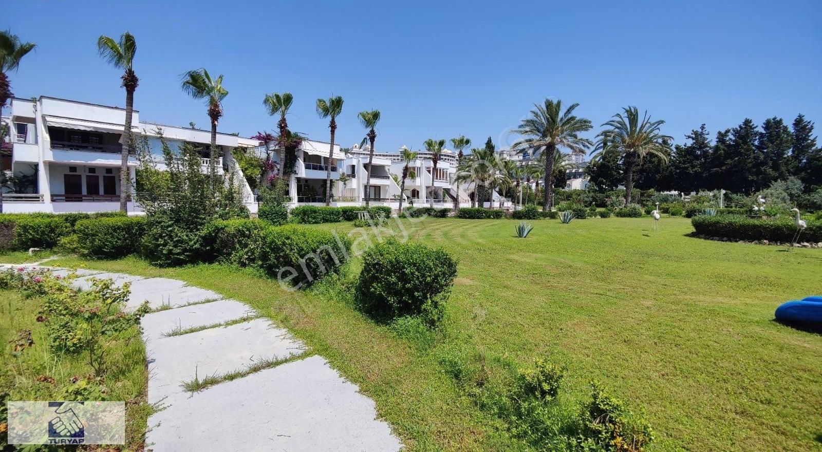 Denize Sıfır Kendi Plajı Olan Harika Bir Kompleks Satılık Villa - Görsel 8