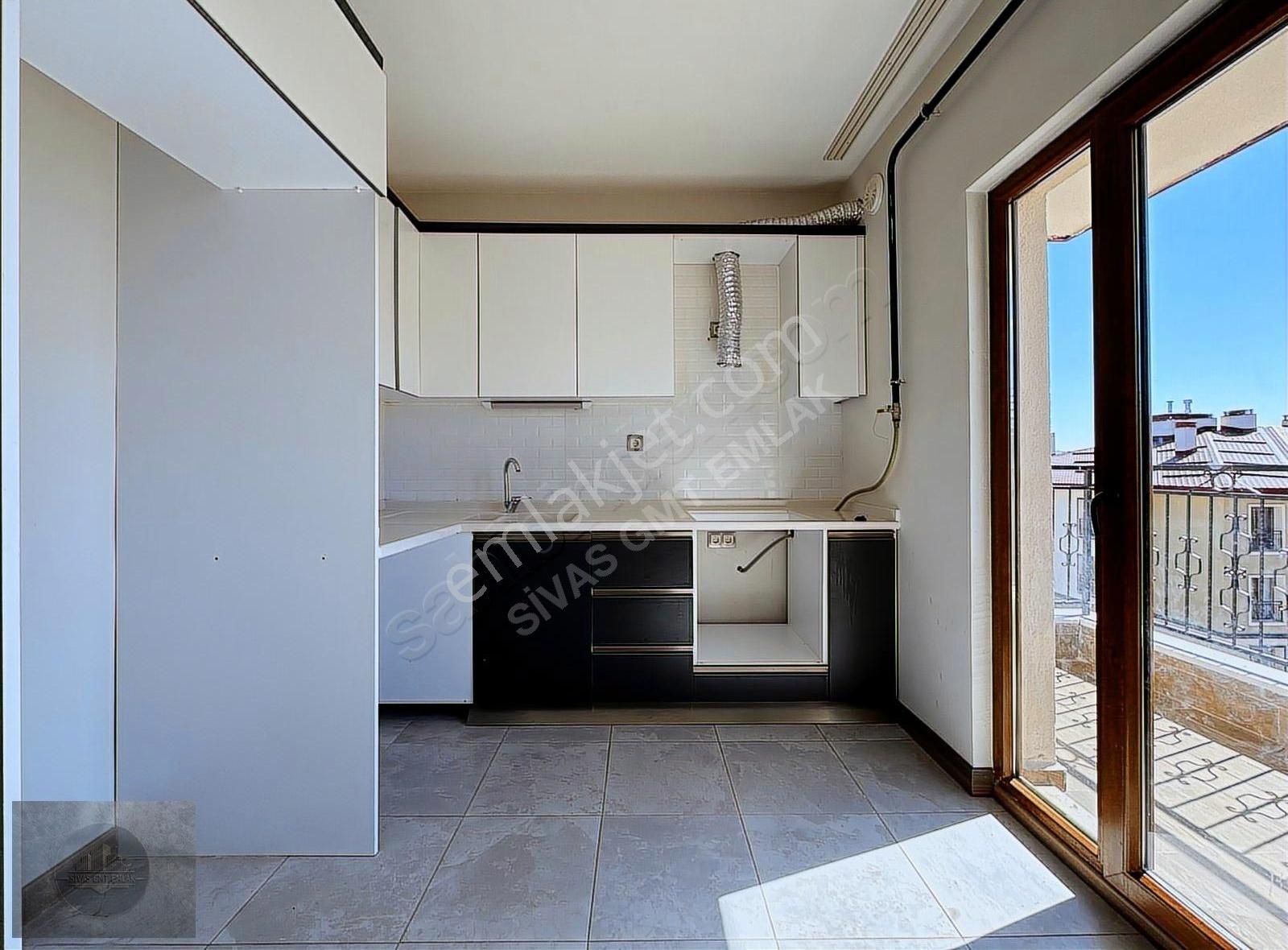 Sivas Gmt Emlak'tan Danışmentgazi 3.etap Kiralık 2+1 Uygun Daire