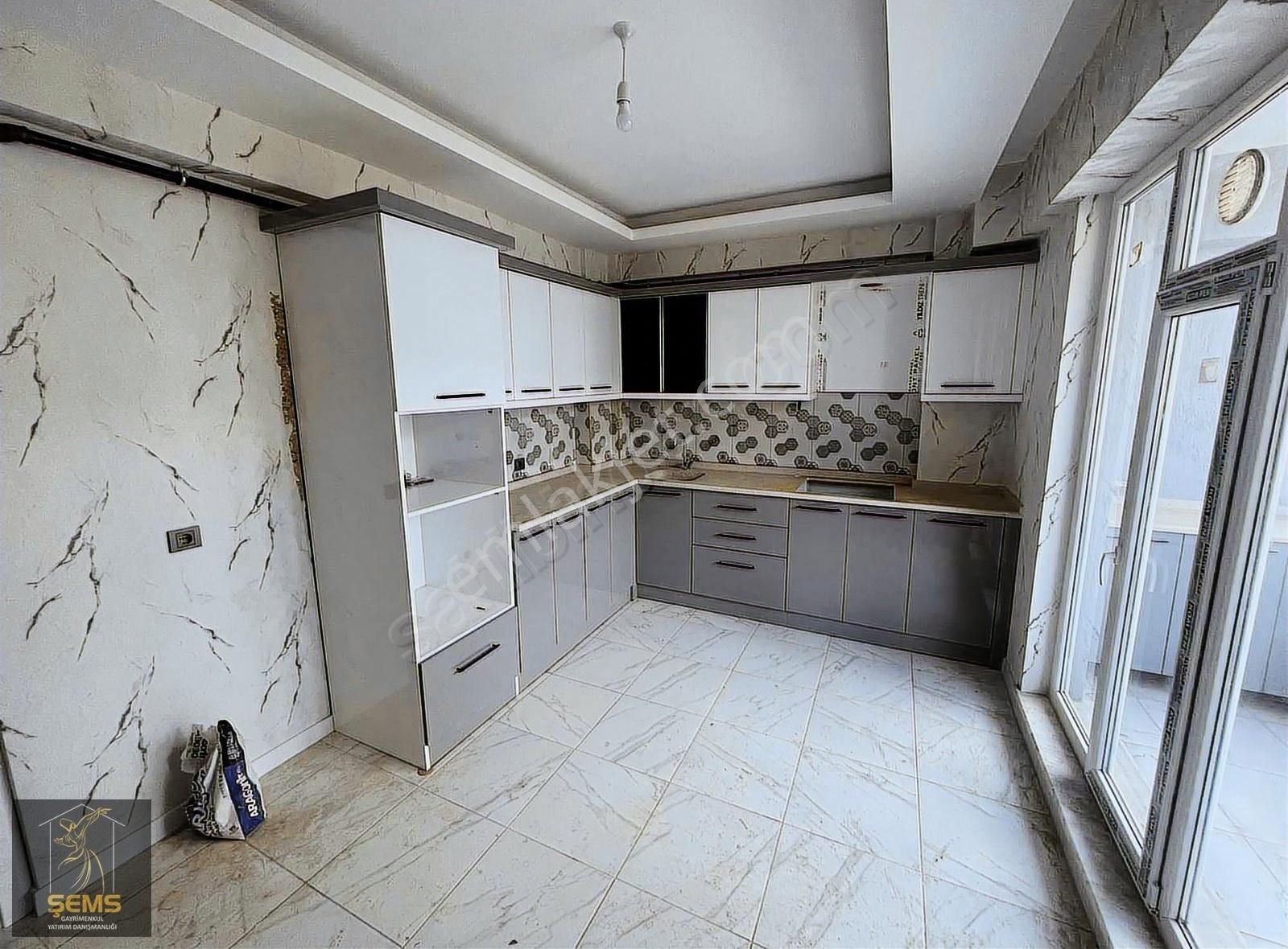 Şems'ten Kent Plaza Yakını Giyinme Odalı Geniş Arakat 4+1