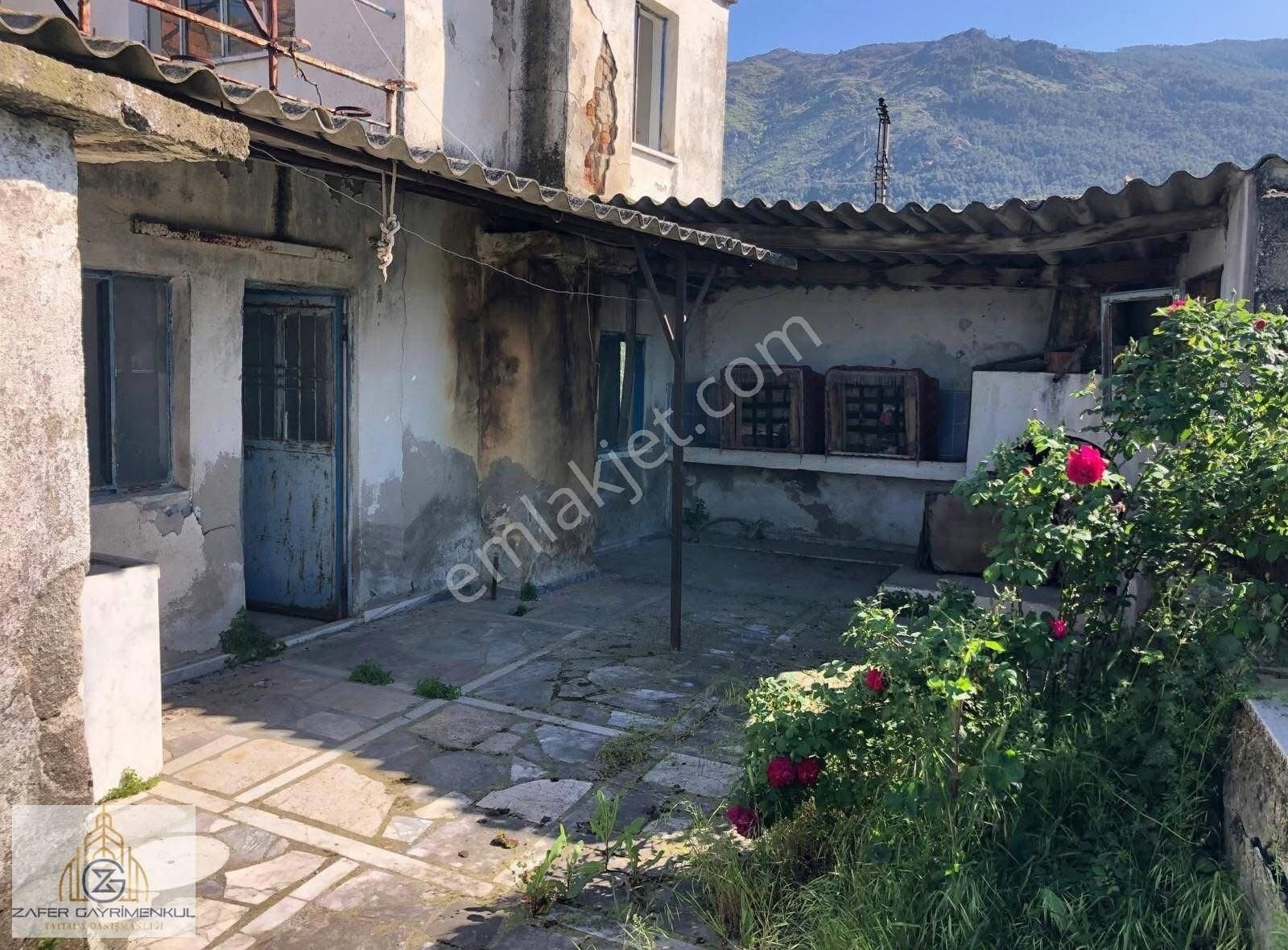 Çine Akçaova Merkezde Çiftlik Besihane Acil Satılık