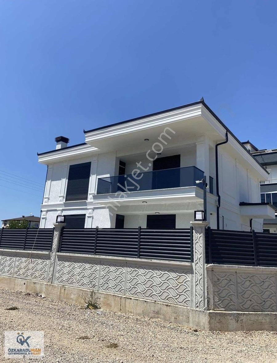Müstakil Havuzlu 4+1 Villa